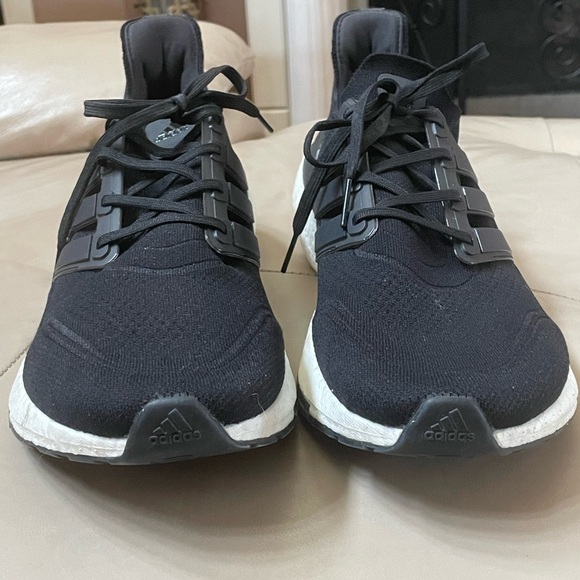 Men's Adidas Utraboost Light Running Shoe, Prime-blue on insole, Black, US 15 - Picture 1 of 11